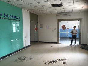 松崗107國(guó)道旁800平方米豪華辦公室/廠房招租，優(yōu)越地段，盡享便捷商務(wù)